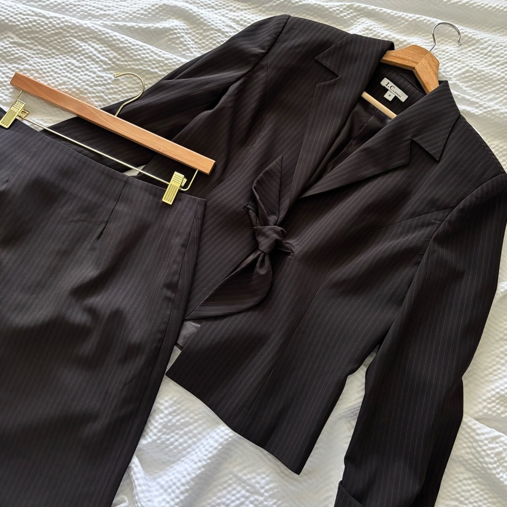 Y2K 2000’s Pin Striped Tie Front Blazer & Pencil Skirt Suit